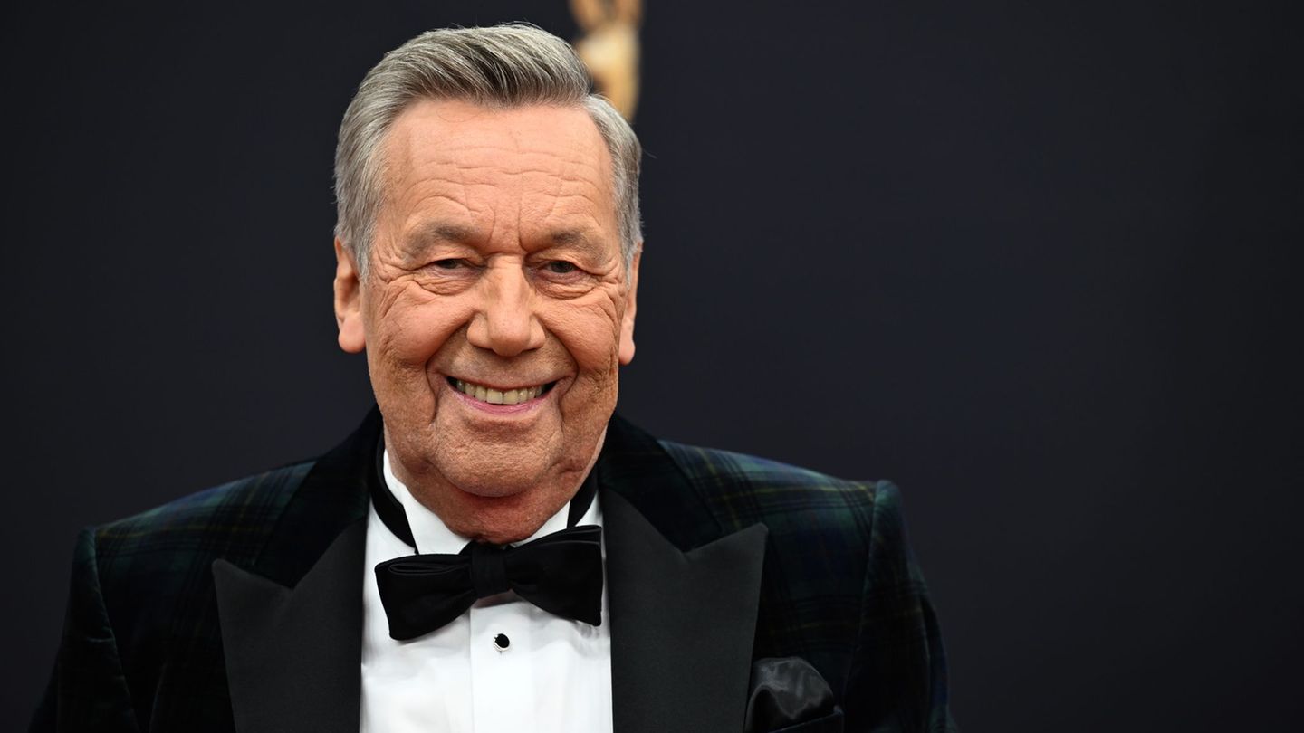 Roland Kaiser veröffentlicht im März einen bislang unbekannten Song von Udo Jürgens. (Archivbild) Foto: Felix Hörhager/dpa