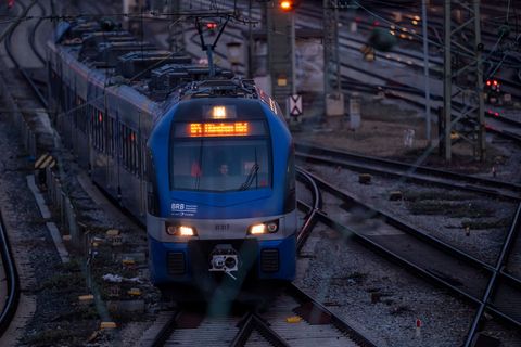 Nach der Entgleisung eines Güterzuges kommt es auf der Strecke München - Rosenheim - Kufstein zu Bauarbeiten. (Symbolbild) Foto: