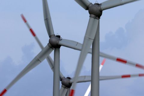 Die Firma Qair will mit dem Bau des Windparks im Altöttinger Forst 2027 beginnen. (Symbolbild) Foto: Karl-Josef Hildenbrand/dpa