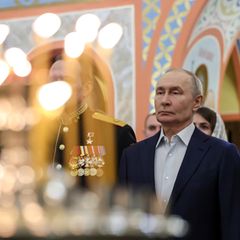 Wladimir Putin bei einer militärischen Feier des orthodoxen Weihnachtsfestes am 7. Januar