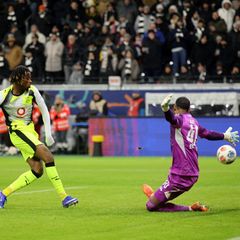 Borussia Dortmunds Carney Chukwuemeka gleicht gegen Eintracht Frankfurt in der Nachspielzeit aus