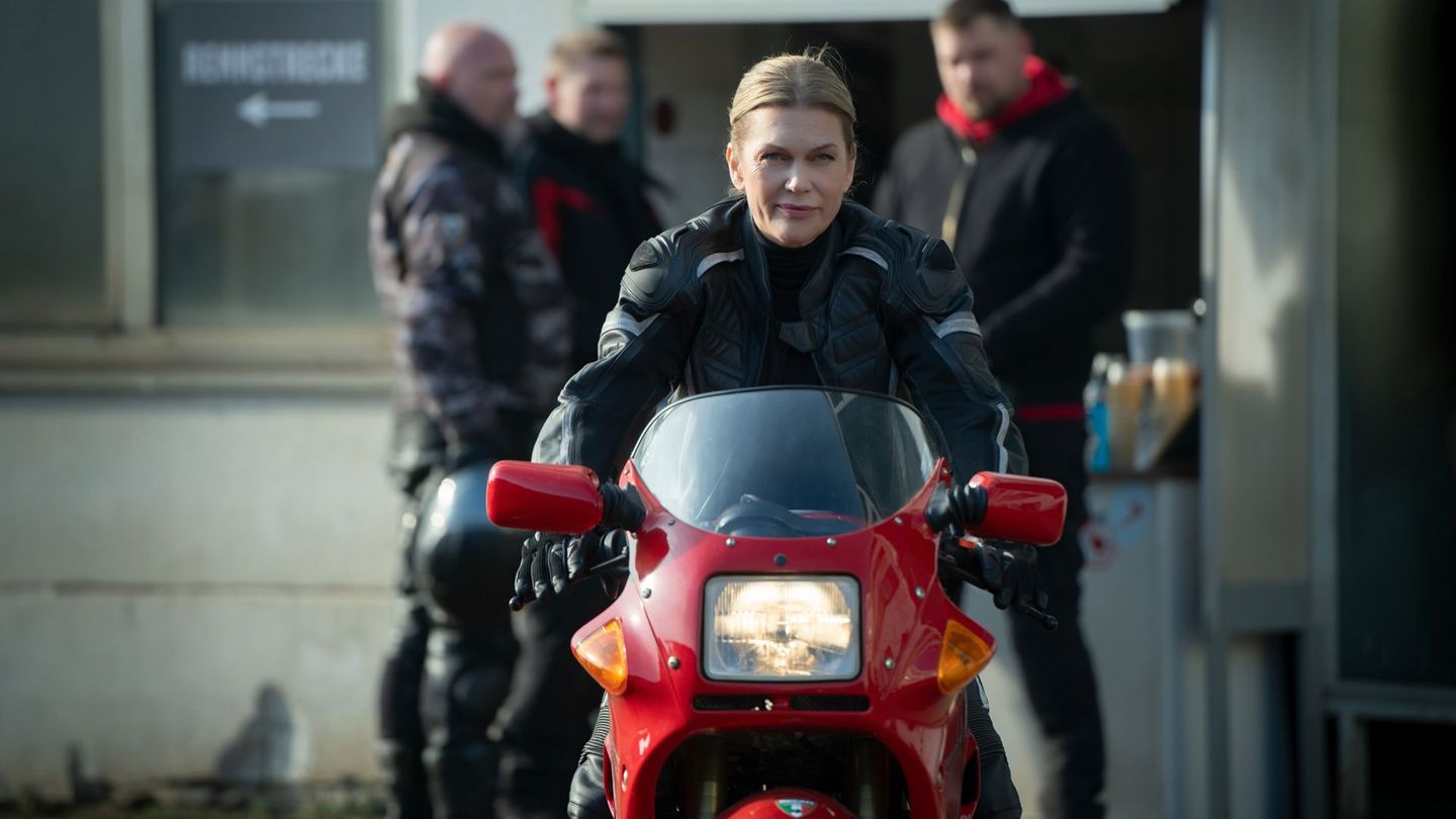 Helen Dorn (Anna Loos) wird in diesem 24. Fall mit einem dunklen Kapitel aus ihrer Vergangenheit konfrontiert.