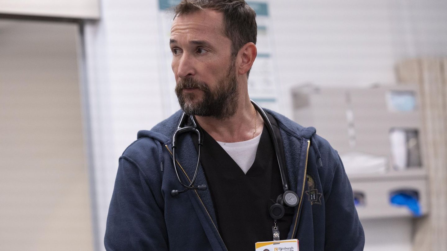 Dr. Robby (Noah Wyle), wie alle in "The Pitt" ihren Chef nennen, arbeitet am Tag, an dem die gesamte Staffel quasi in Echtzeit spielt, zum vorerst letzten Mal in seiner Notaufnahme. Im Anschluss will er ein dreimonatiges Sabbatical für einen Motorrad-Trip nutzen.