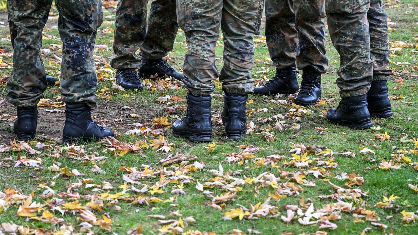 Die Bundeswehr will sich vergrößern und setzt die zivile Nutzung von Liegenschaften auch in Hessen aus. Noch ist nicht viel Konk