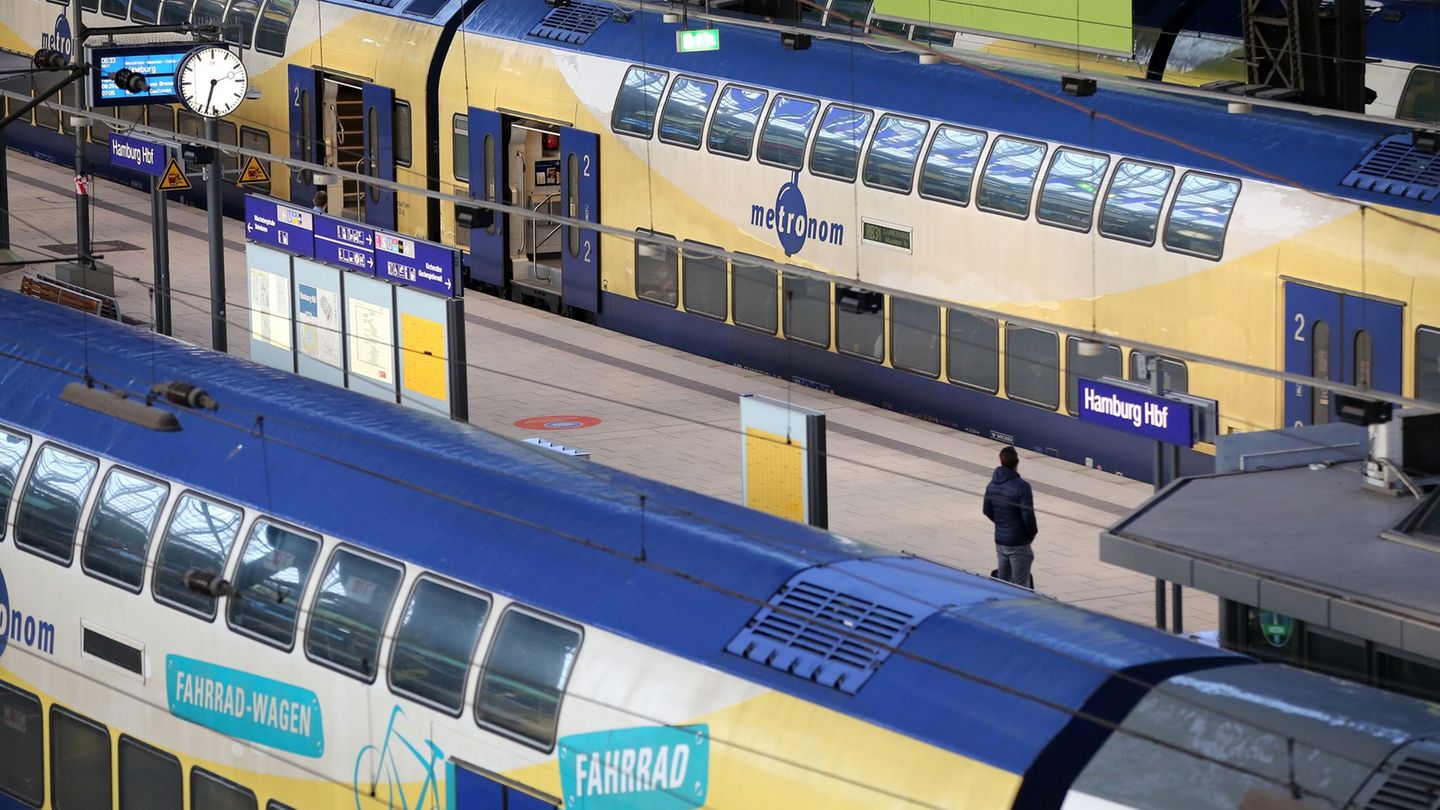 Die Wiederaufnahme des Zugbetriebs beim Metronom verzögert sich. (Archivbild) Foto: Bodo Marks/dpa