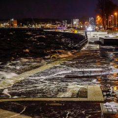 Hochwasser an der schleswig-holsteinischen Ostseeküste. Foto: Frank Molter/dpa