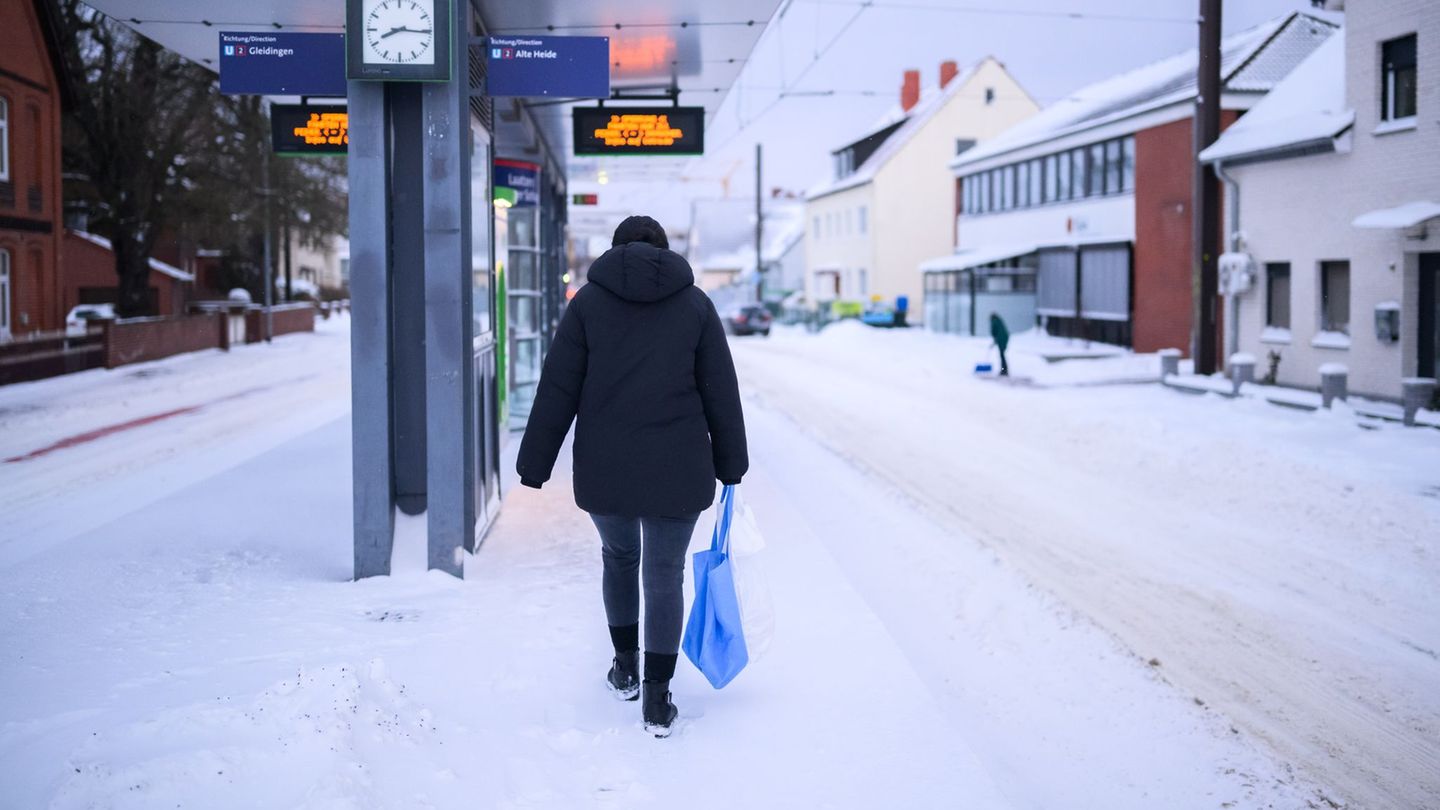 Folgen-des-Winterwetters-Sturm-Elli-sorgt-weiter-f-r-Probleme-im-Nordwesten