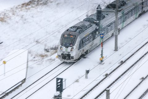 Winterwetter bremst Bahnverkehr in Mitteldeutschland. (Archivbild) Foto: Jan Woitas/dpa