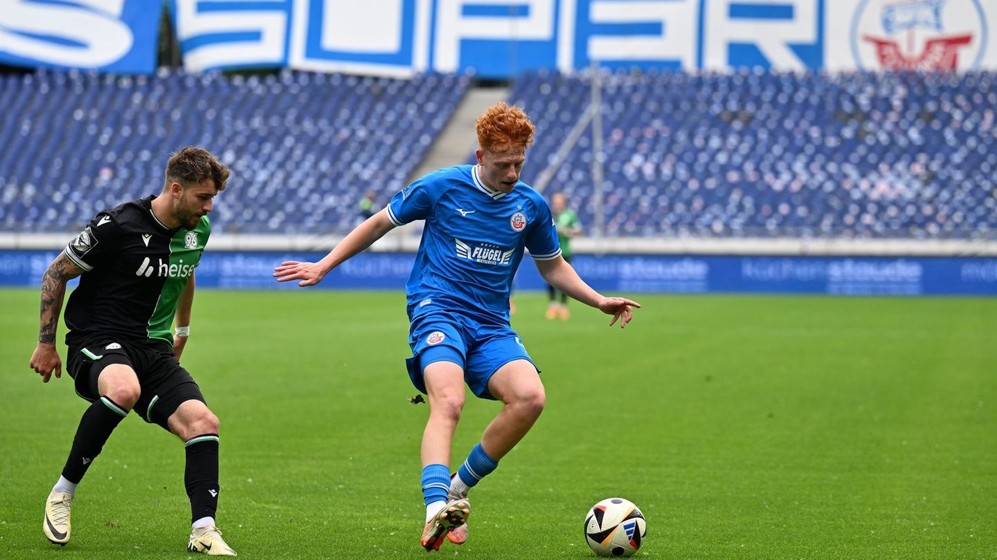 Tim Krohn verlängert in Rostock, spielt bis zum Sommer aber in Oberhausen. Foto: Swen Pförtner/dpa