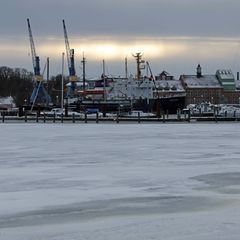 Je weiter östlich, desto mehr Eis führt die Ostsee. Foto: Bernd Wüstneck/dpa
