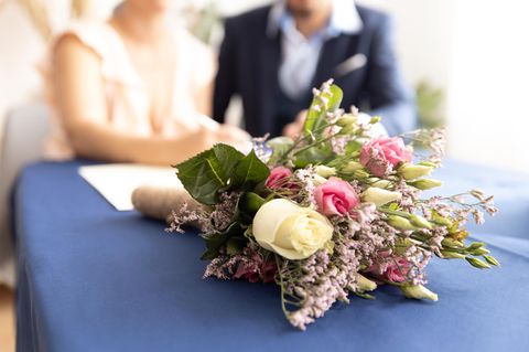 Paar aus den Niederlanden auf dem Standesamt