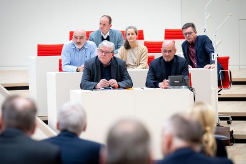 Die Reihen der BSW-Fraktion waren bei der Sondersitzung am Freitag schon stark ausgedünnt. Foto: Soeren Stache/dpa