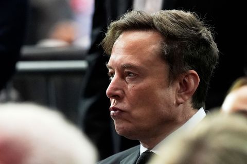 Schießt weiter gegen die britische Regierung: Techmilliardär Elon Musk. Foto: Julia Demaree Nikhinson/AP/dpa