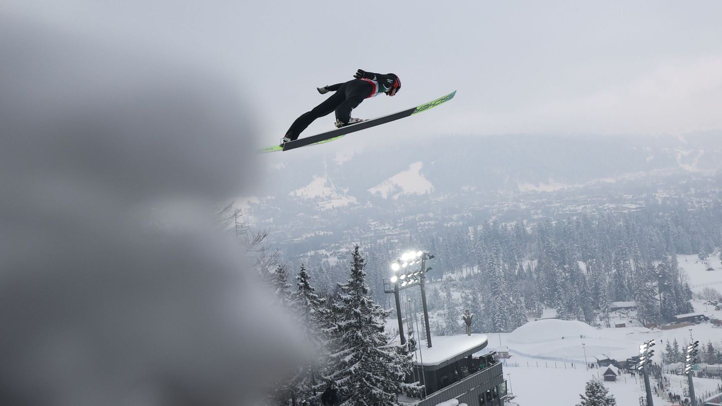 Wintersport-Skispringer-Geiger-und-Paschke-im-Super-Team-chancenlos