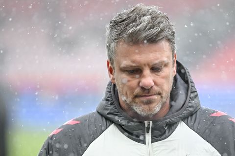 Lukas Kwasniok muss den Ausfall von Dominique Heintz verkraften. Foto: Harry Langer/dpa