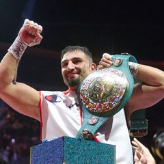 Kabayel darf seinen WM-Interimsgürtel behalten. Foto: Bernd Thissen/dpa