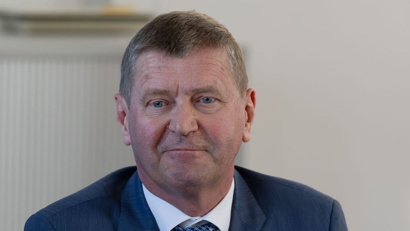 Im Landkreis Oberspreewald-Lausitz wird der Nachfolger von Landrat Siegurd Heinze bestimmt (Archivbild). Foto: Soeren Stache/dpa