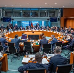 Die Länderregierungschefs und der Kanzler kommen im ersten Quartal zu einer Sondersitzung zum Thema kommunale Finanzen und Konne