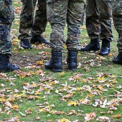 Wehrdienst ja oder nein? (Symbolbild) Foto: Jens Kalaene/dpa