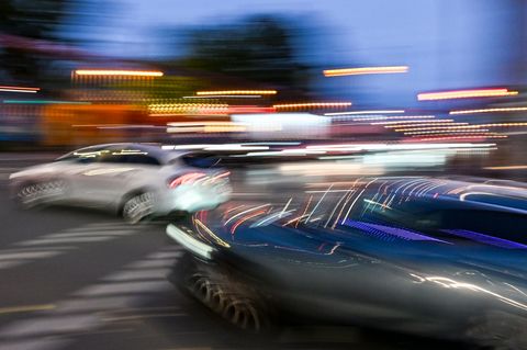 Rasereien auf Berlins Straßen sorgen weiterhin für viele Verfahren bei der Justiz. (Symbolbild) Foto: Jens Kalaene/dpa