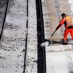 Der Bahnverkehr im Norden normalisiert sich langsam. Vor allem im Fernverkehr läuft noch nicht alles wieder rund. Foto: Daniel B