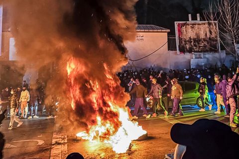 Seit Wochen demonstrieren Menschen im Iran gegen die staatliche Führung
