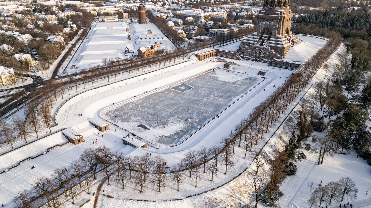 Winterwetter hat Sachsen fest im Griff - hohe Glatteisgefahr zum Wochenstart. Foto: Jan Woitas/dpa