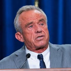 Kennedy attackiert Bundesregierung wegen Corona-Pandemie