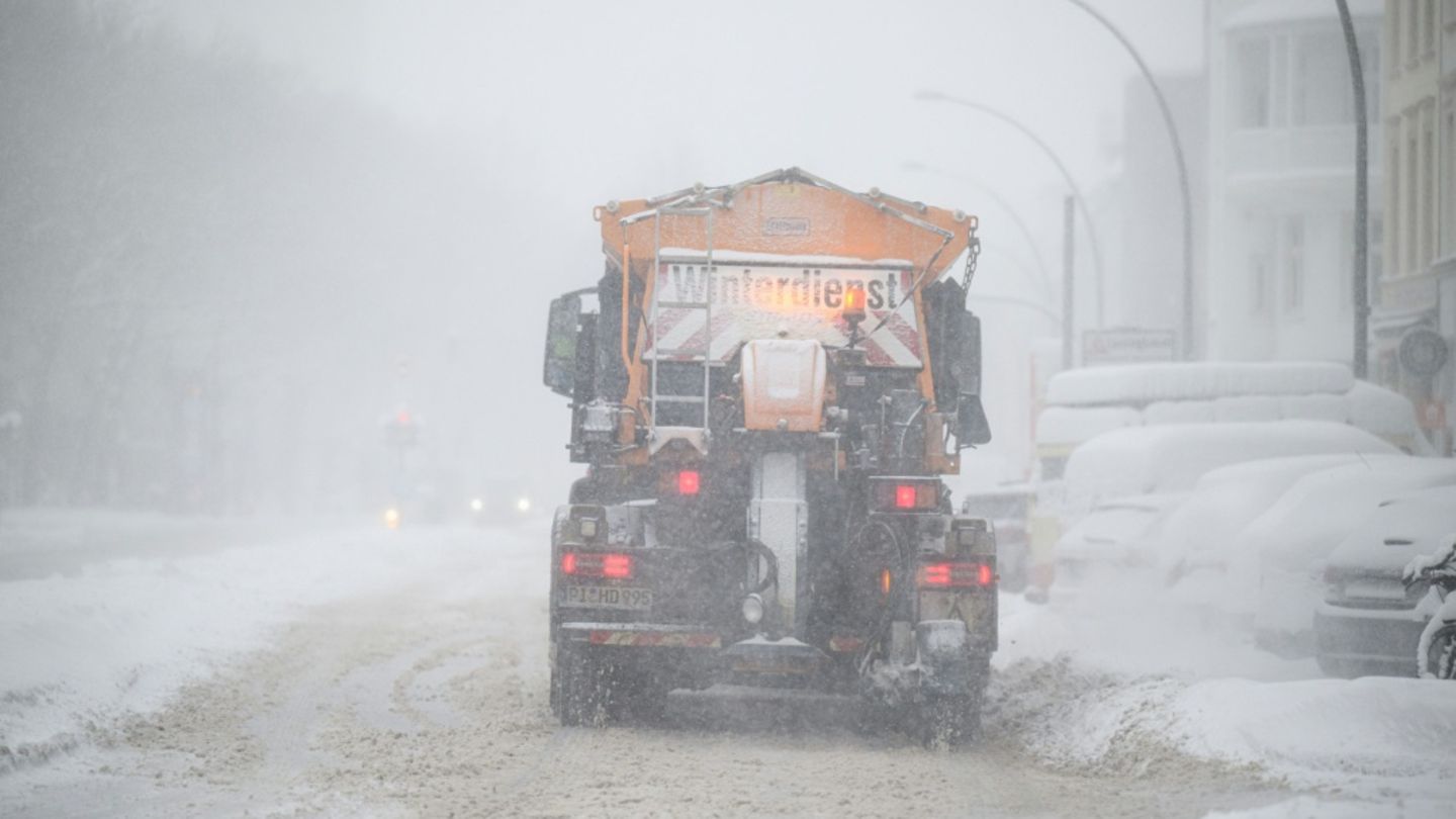 Wetterberuhigung-nach-Sturmtief-Elli-aber-weiterhin-Schnee-und-Glatteis