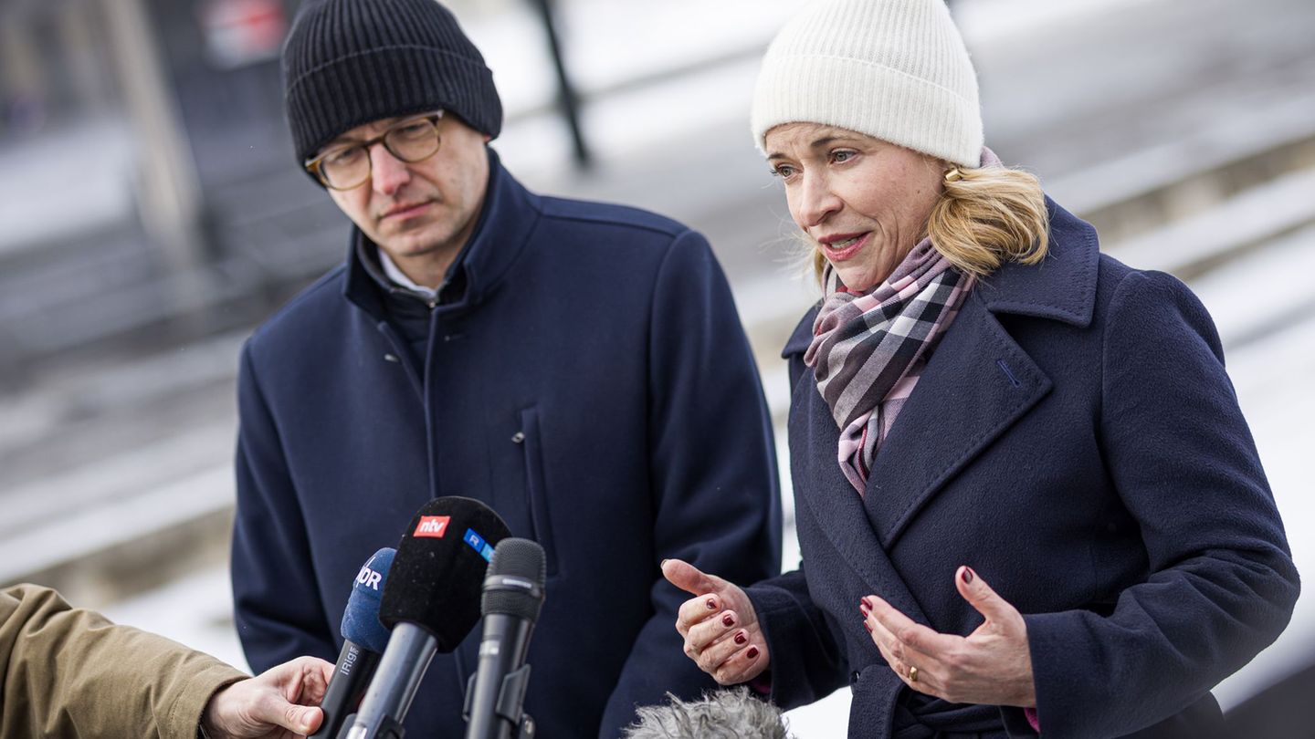 Bahn-Bahnchefin-Palla-Hauptstrecken-nach-Wintersturm-wieder-frei