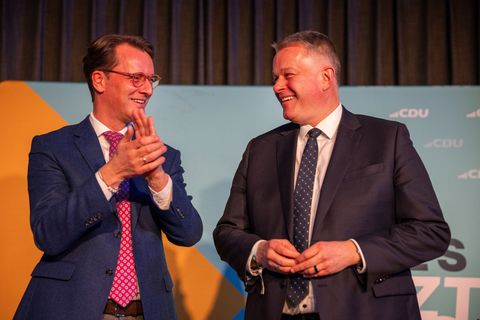 Wüst kommt in die Eifel, um Spitzenkandidat Schnieder zu unterstützen Foto: Harald Tittel/dpa