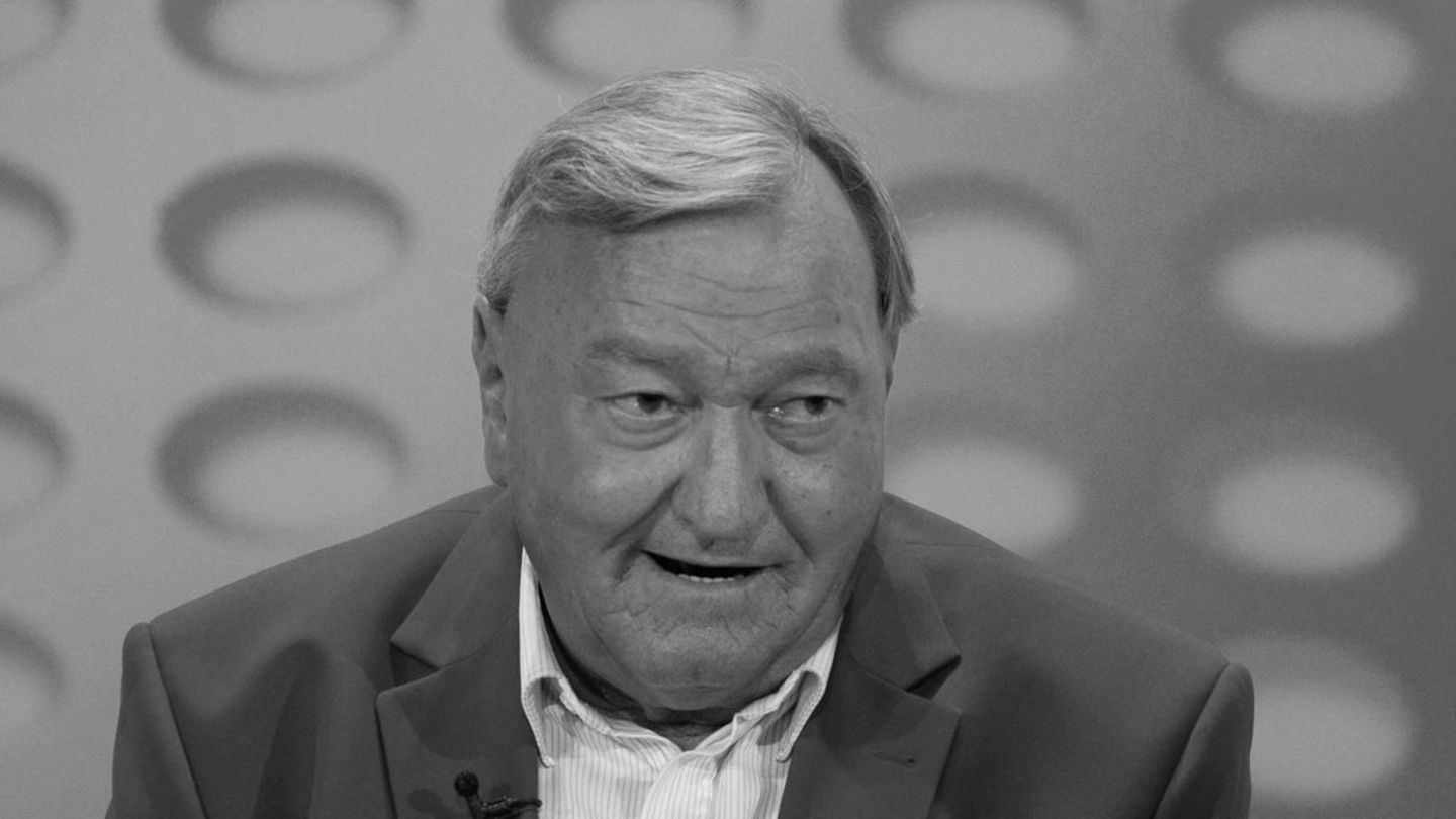 Der Schweizer Bestsellerautor Erich von Däniken ist tot.