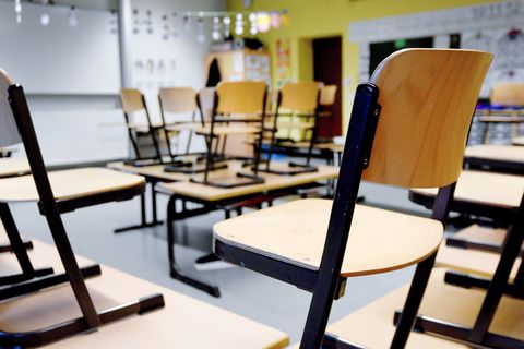 Wegen der Glatteisgefahr bleiben Schulen in NRW am Montag landesweit geschlossen. (Symbolbild) Foto: Caroline SeidSeidel-Dißmann