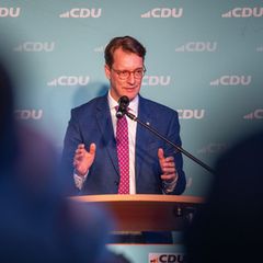 Wüst ist Hauptredner beim Neujahrsempfang der CDU Rheinland-Pfalz in der Eifel. Foto: Harald Tittel/dpa