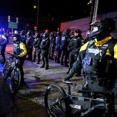 "Könnte zu Straßenschlachten kommen" – Experte über ICE-Proteste