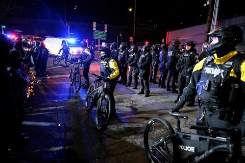 "Könnte zu Straßenschlachten kommen" – Experte über ICE-Proteste