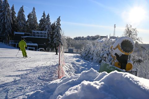 Wintersportler im Sauerland hatten am Wochenende optimale Bedingungen. Foto: Wolf von Dewitz/dpa