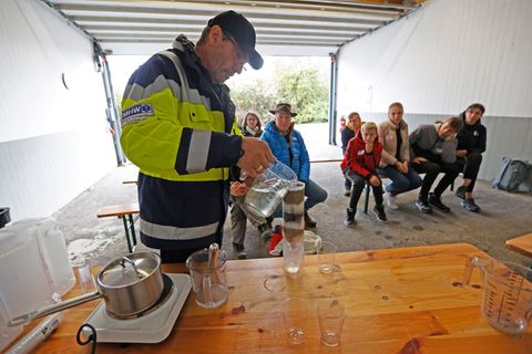 Kenntnisse für einfache Selbsthilfe-Tricks können über Krisenzeiten helfen. (Archivfoto) Foto: Uwe Lein/dpa