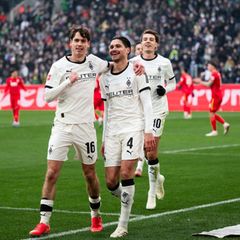 Sander und Diks freuen sich über die frühe Führung. Foto: Marius Becker/dpa