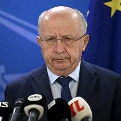 EU-Verteidigungskommissar Andrius Kubilius macht eine alte Idee wieder zur Debatte