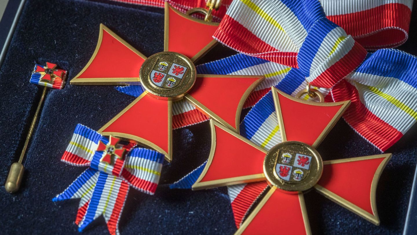 Auszeichnung: Drei Landesverdienstorden für besonderes Engagement
