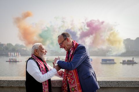 Ministerpräsident Modi und Kanzler Merz wollen die Beziehungen ihrer Länder deutlich ausbauen. Foto: Kay Nietfeld/dpa