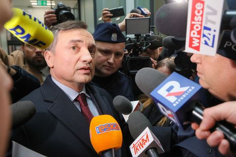 Polens früherer Justizminister Zbigniew Ziobro, den die Staatsanwaltschaft festnehmen will. (Archivbild) Foto: Rafal Guz/PAP/dpa