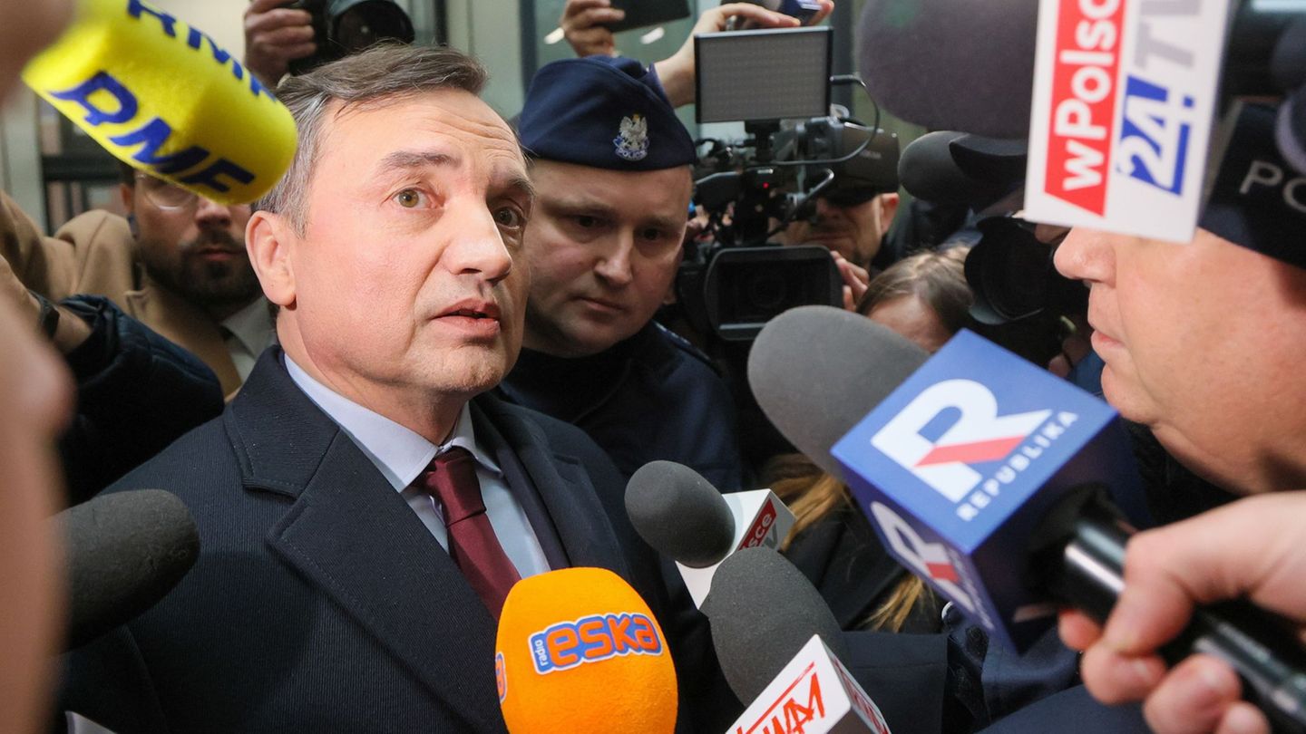 Polens früherer Justizminister Zbigniew Ziobro, den die Staatsanwaltschaft festnehmen will. (Archivbild) Foto: Rafal Guz/PAP/dpa