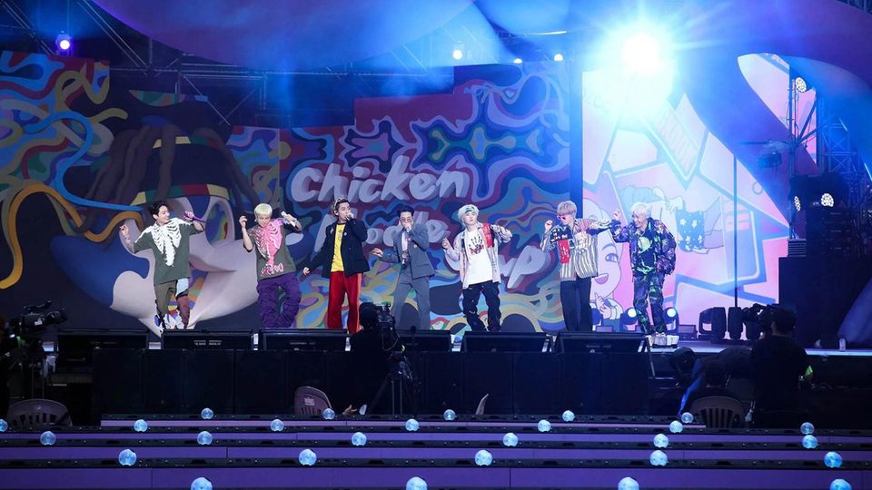 In 65 Städte rund um den Globus wird die neue Tour das K.Pop-Septett führen. Die Gesamteinnahmen aus Tickets und Souvenirs erwarten Analysten im Milliardenbereich