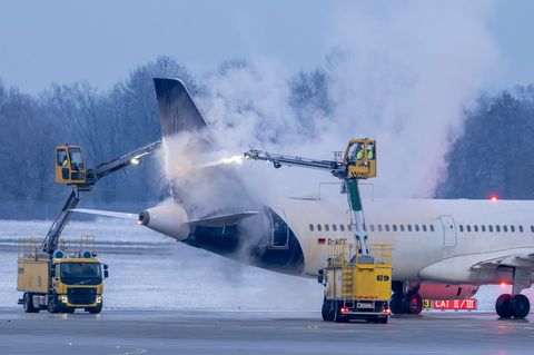 Auch am Flughafen in München fielen einige Flüge aufgrund des Wetters aus. Foto: Peter Kneffel/dpa