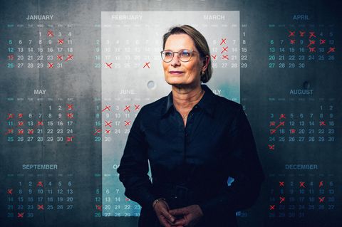 Montage  mit Justizministerin Hubig und einem Kalender, der die Todesdaten der Verstorbenen Frauen anzeigt