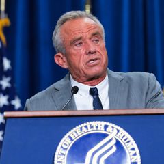 Robert F. Kennedy: der US-Gesundheitsminister am Rednerpult