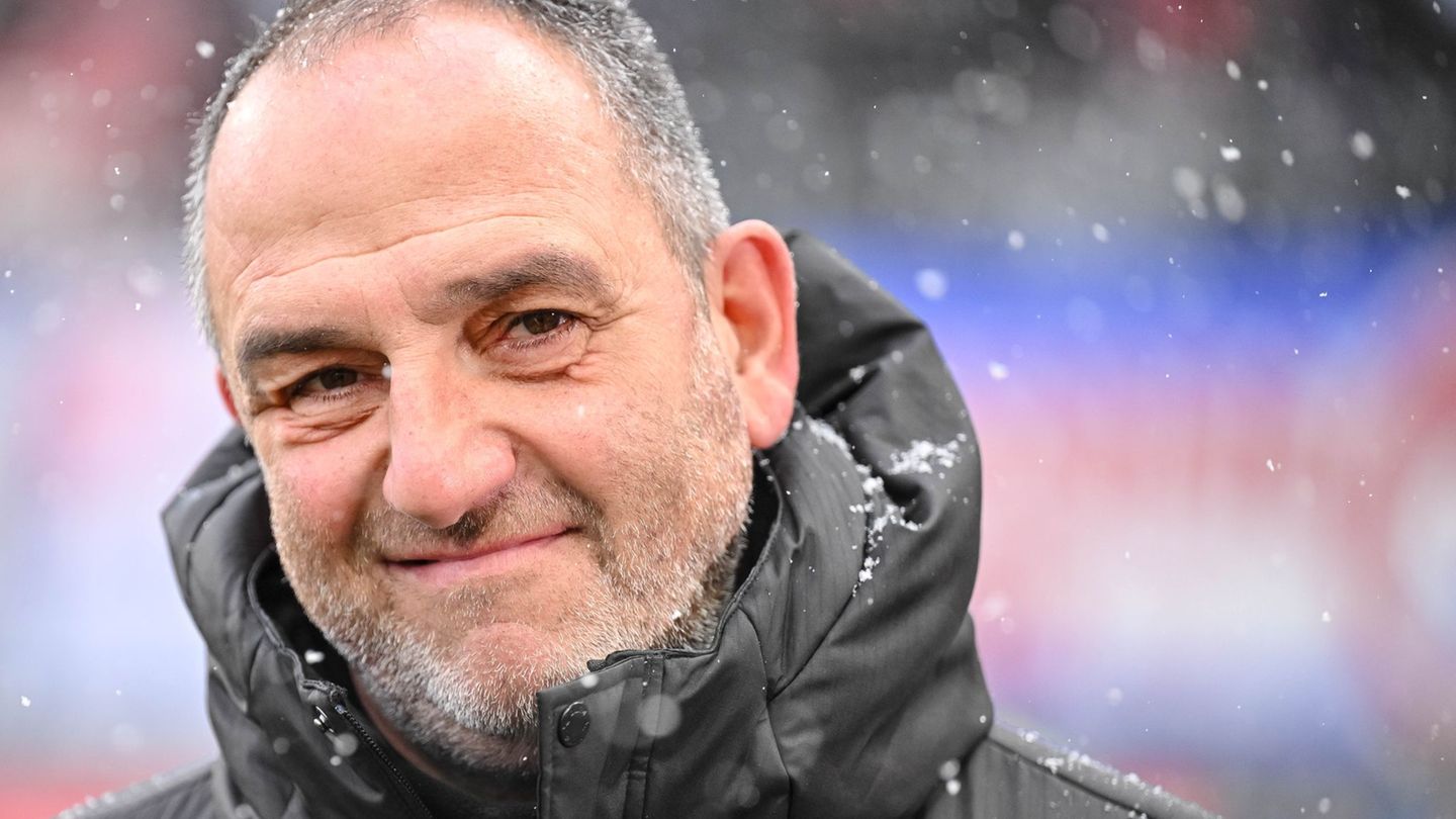 Frank Schmidt und der 1. FC Heidenheim sind am Dienstag in Mainz zu Gast. Foto: Harry Langer/dpa