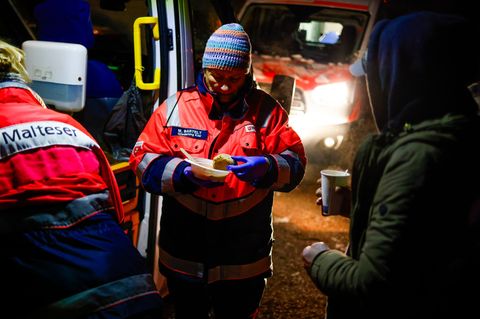 "Die Dankbarkeit, mit der wir dann empfangen werden, ist einfach großartig", sagte Margrit Bartelt. Foto: Frank Molter/dpa